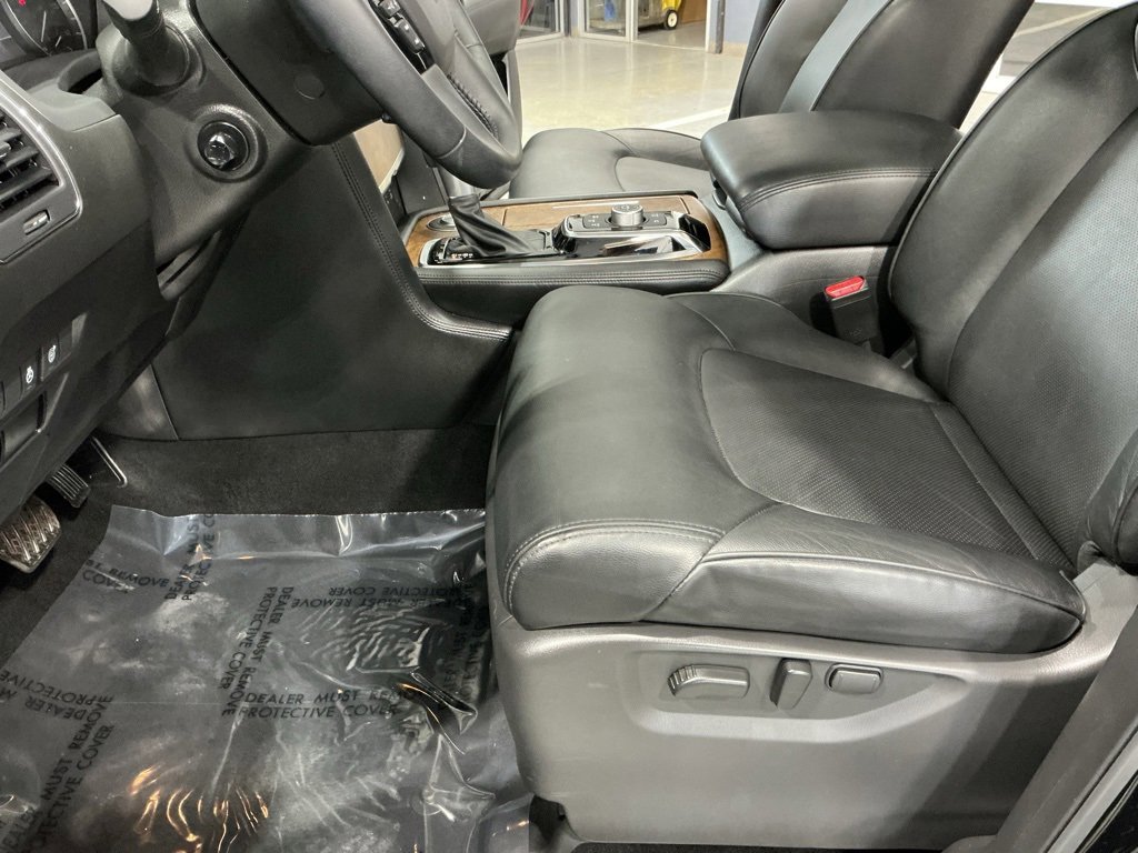 Used 2024 Nissan Armada SL w/ Captain's Chairs Package image 23