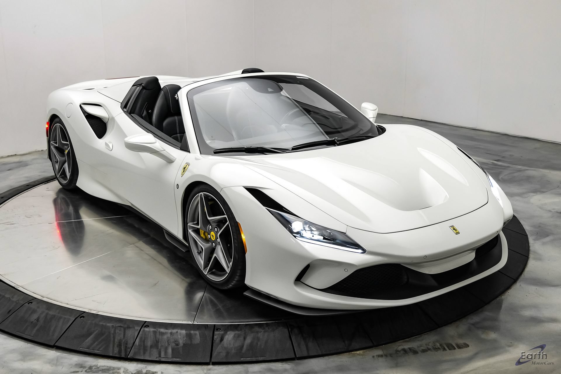 Used 2022 Ferrari F8 Tributo RWD image 34