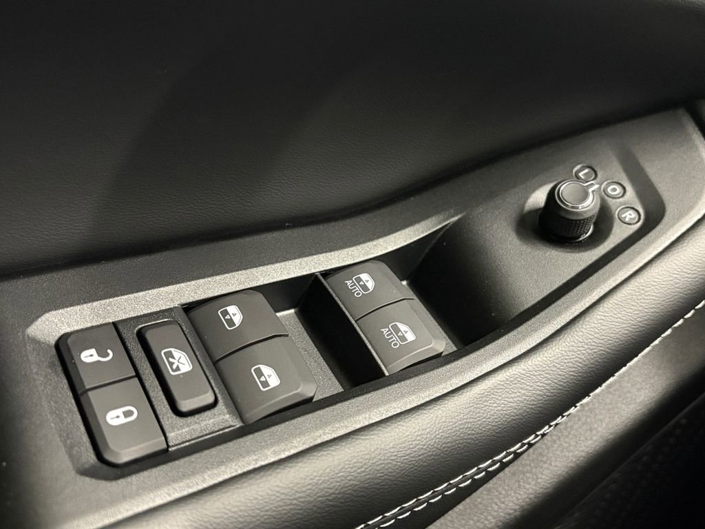 New 2026 Jeep Grand Cherokee Altitude RWD image 12