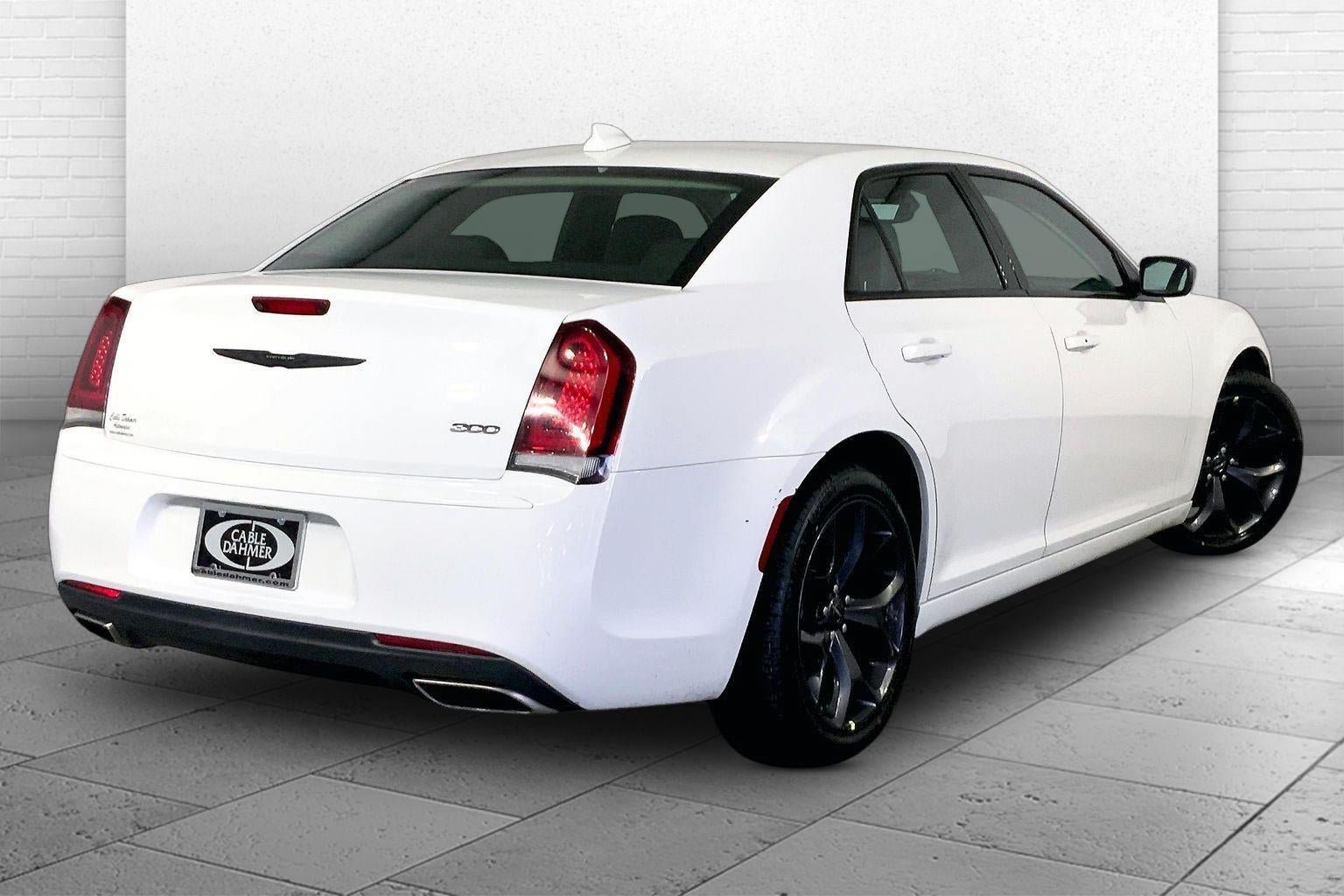 Used 2023 Chrysler 300 Touring w/ Sport Appearance Package RWD image 13