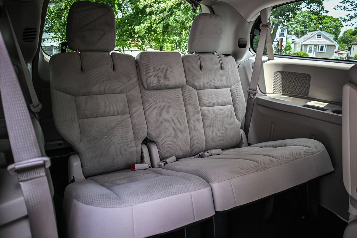 Used 2018 Dodge Grand Caravan SE w/ UConnect Hands-Free Group FWD image 19