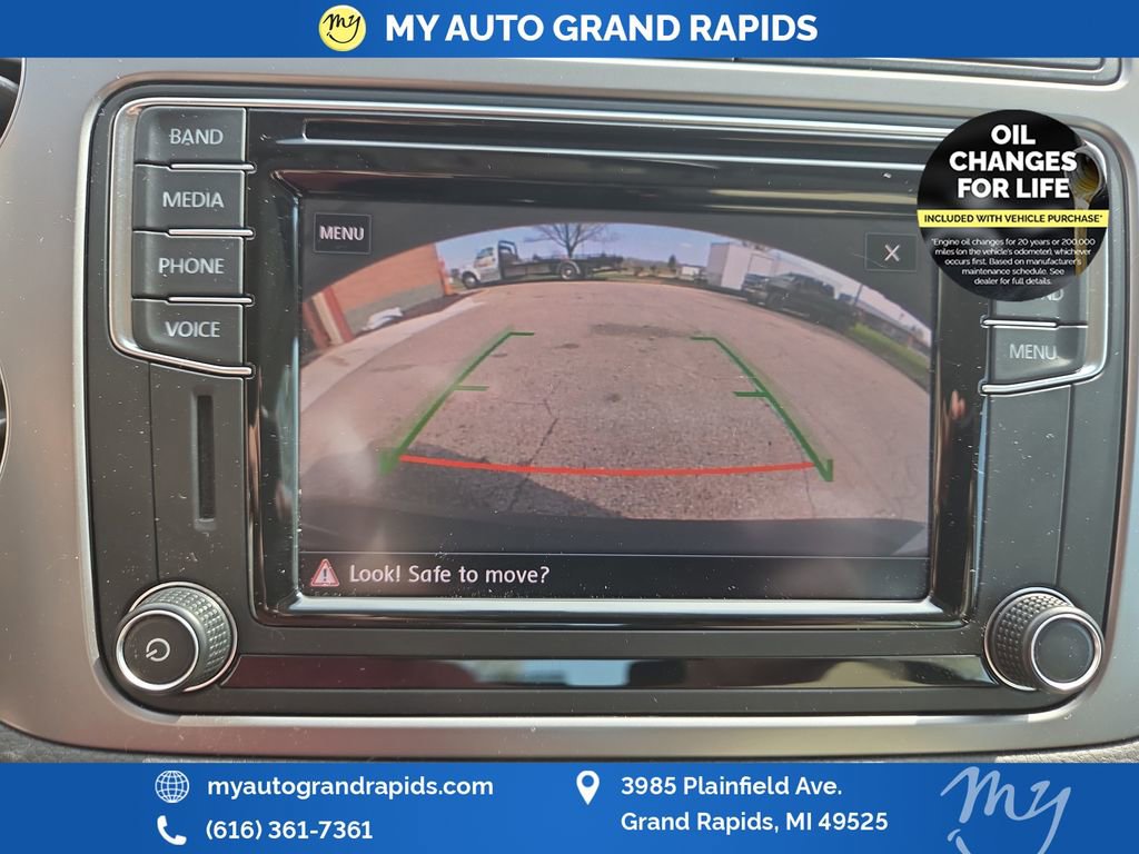 Used 2017 Volkswagen Tiguan S image 22