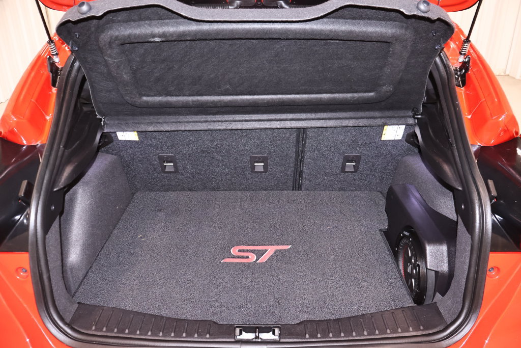 Used 2015 Ford Focus ST w/ Equipment Group 401A FWD image 32