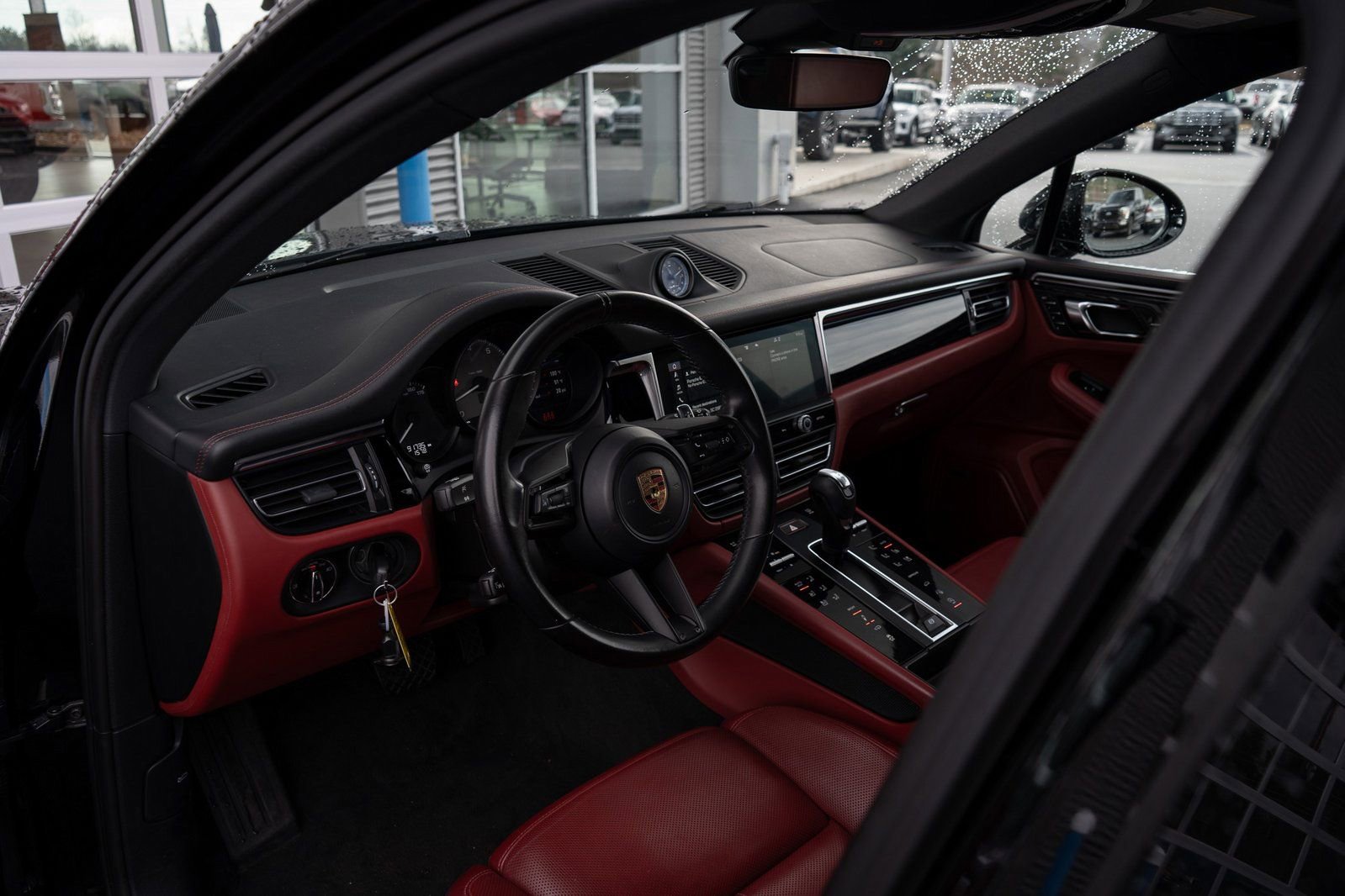 Used 2022 Porsche Macan S w/ Premium Package Plus image 25