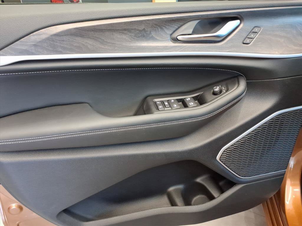 New 2026 Jeep Grand Cherokee Limited AWD/4WD image 9