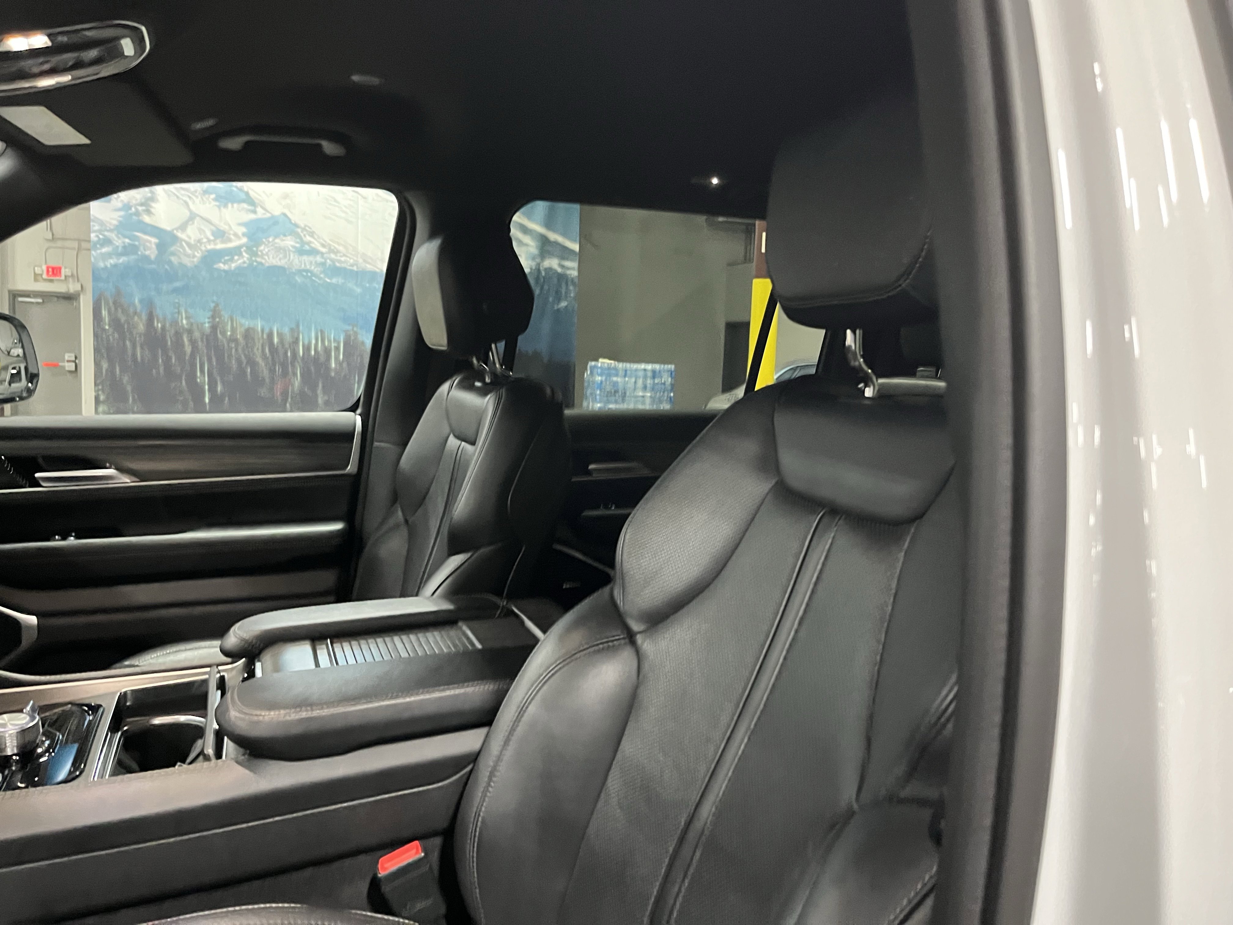 Certified 2024 Jeep Wagoneer Series III image 17