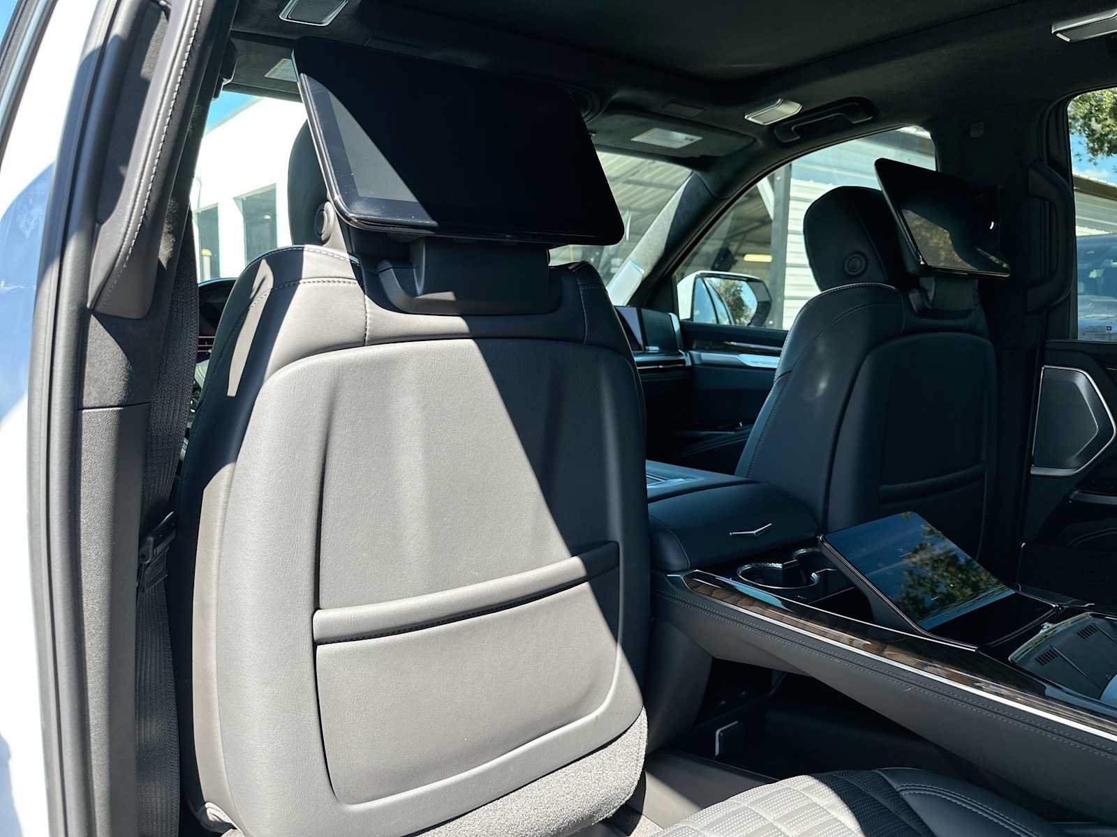 Certified 2026 Cadillac Escalade Platinum Sport AWD/4WD image 15