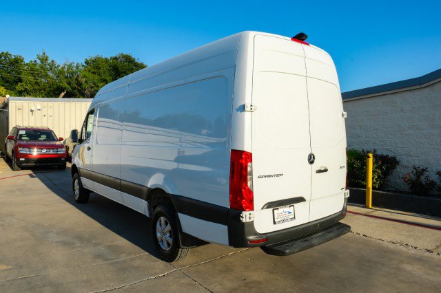 Used 2020 Mercedes-Benz Sprinter 2500 image 8
