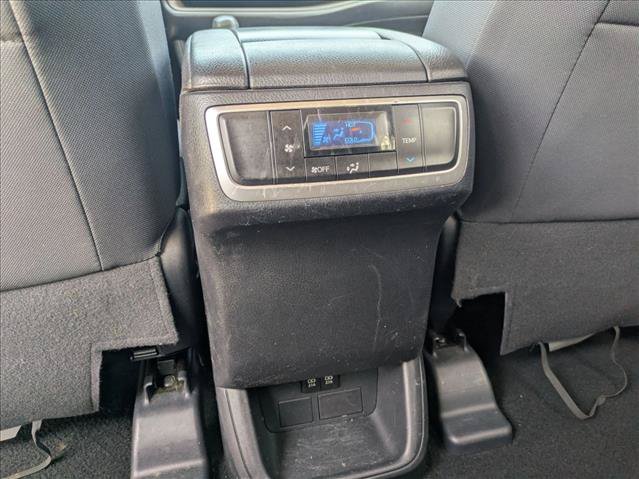 Used 2019 Toyota Highlander LE FWD image 16