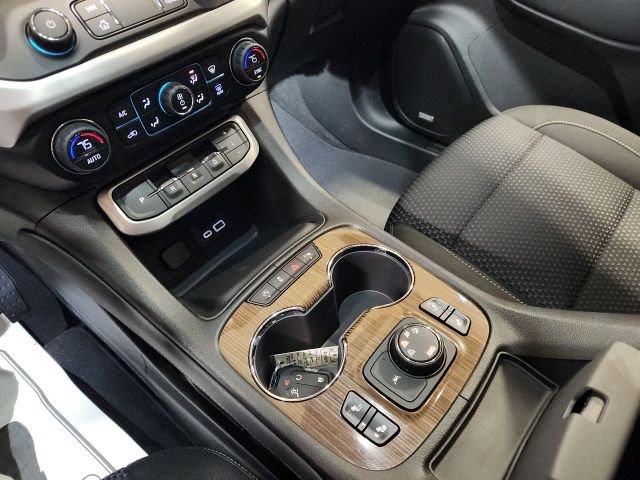 Certified 2023 GMC Acadia SLE w/ Driver Convenience Package image 17