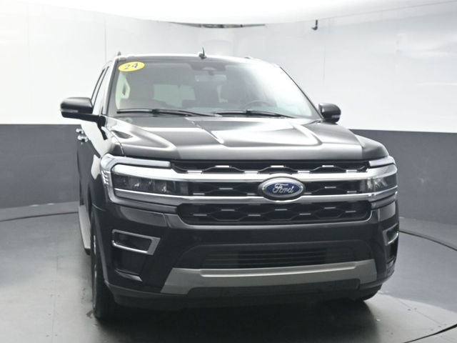 Used 2024 Ford Expedition Limited image 3