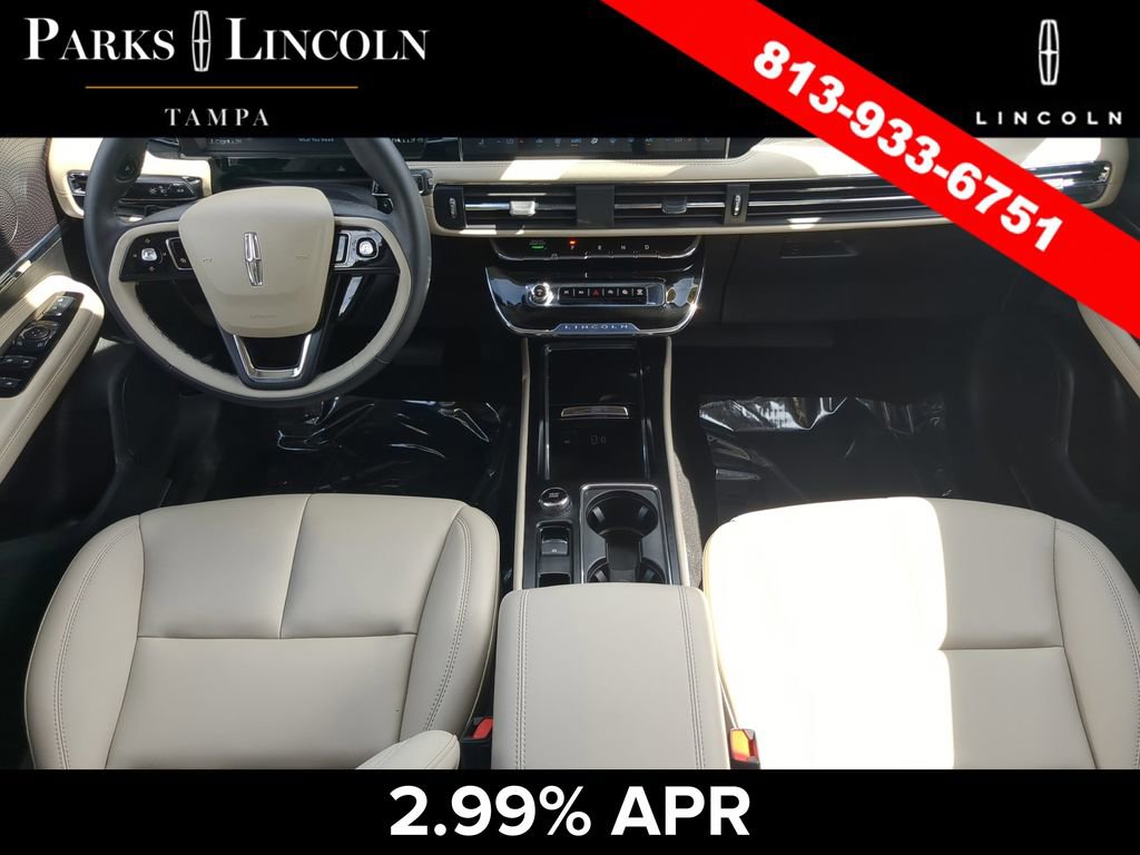 Certified 2025 Lincoln Corsair FWD image 11