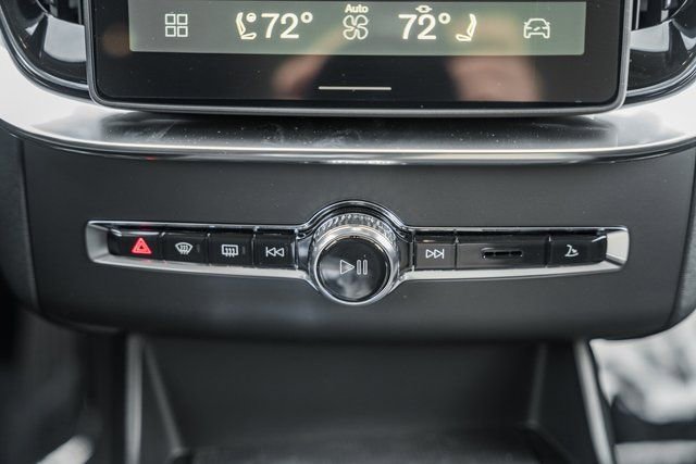 New 2026 Volvo XC90 B6 Plus w/ Protection Package Premier image 23