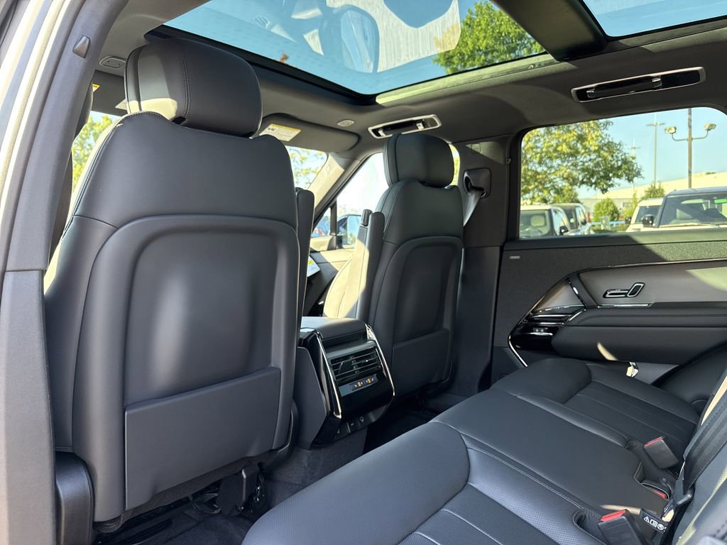 New 2025 Land Rover Range Rover Sport SE image 11