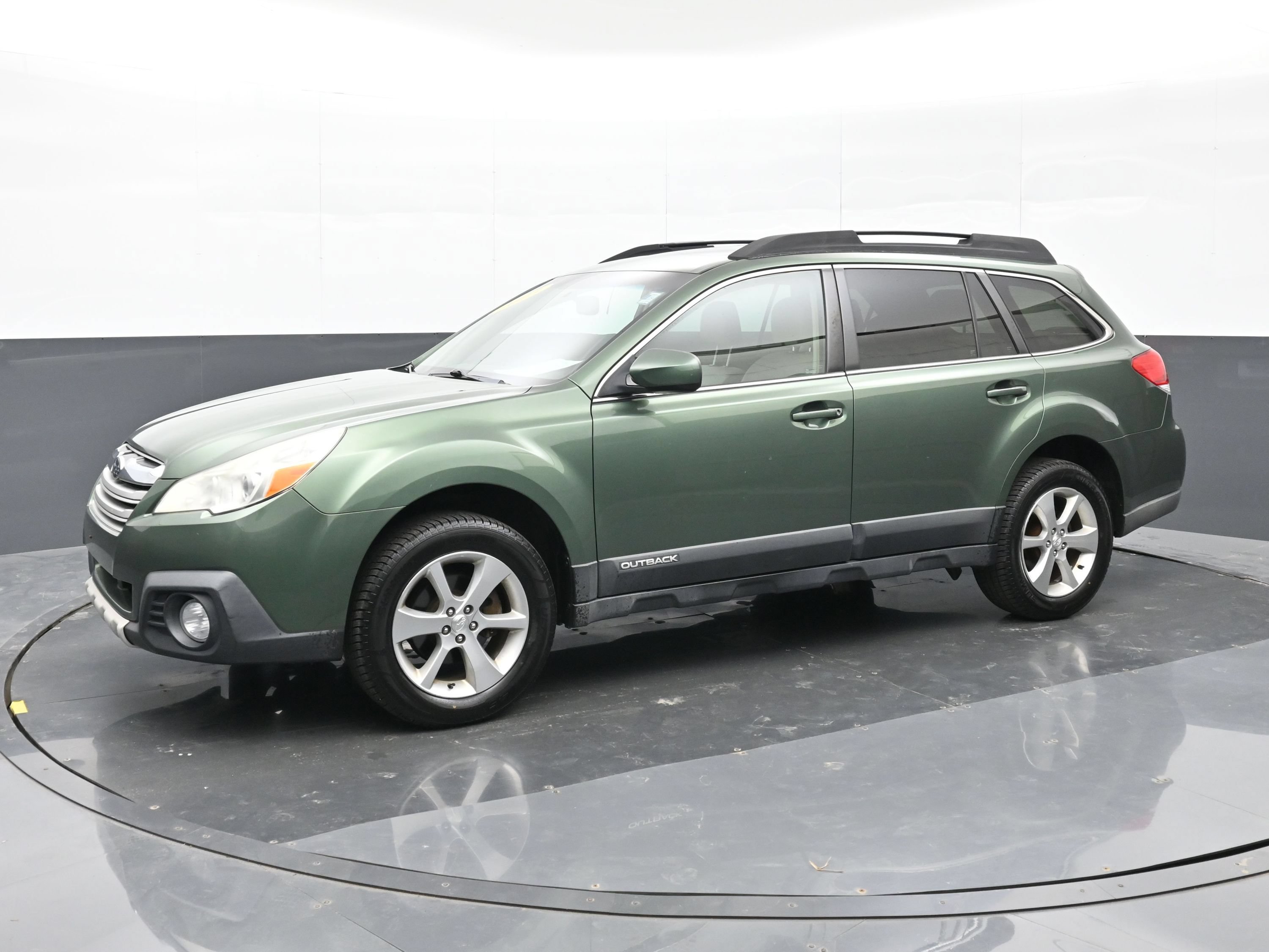 Used 2013 Subaru Outback 2.5i Limited w/ Moonroof Pkg AWD/4WD image 8