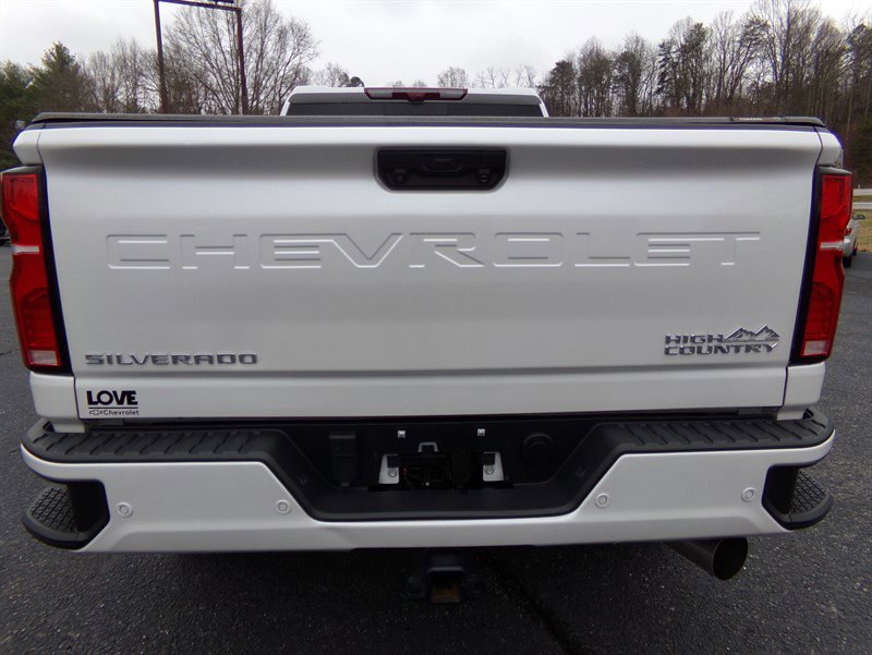 Used 2024 Chevrolet Silverado 2500 High Country w/ High Country Premium Package image 17