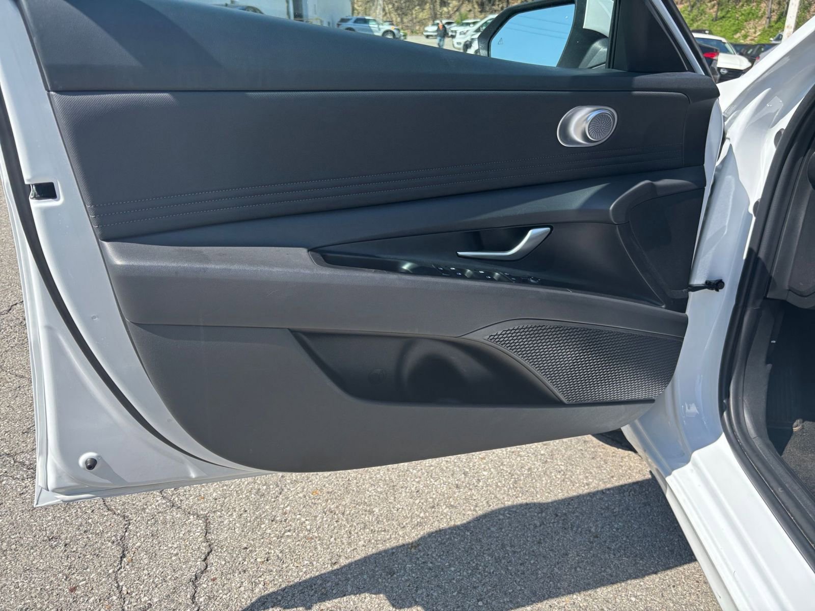 Used 2025 Hyundai Elantra SEL FWD image 18