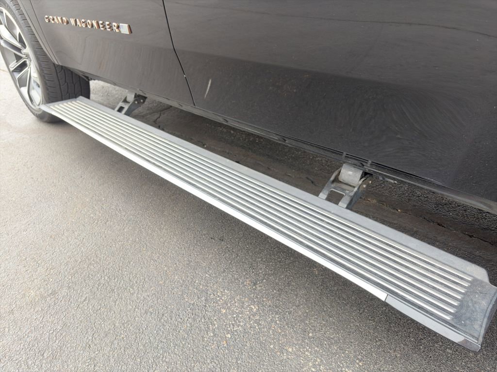 Used 2022 Jeep Grand Wagoneer Series III w/ Rear Seat Video Group 1 image 13