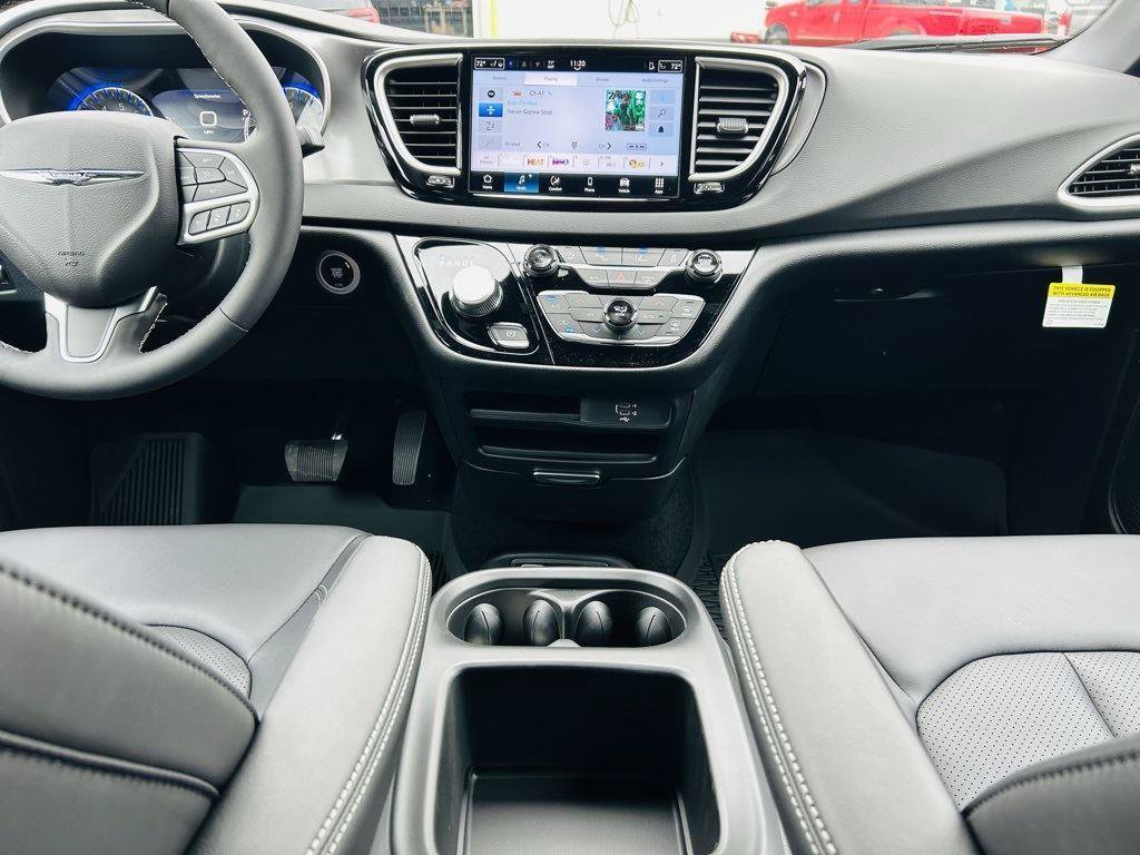 New 2026 Chrysler Voyager LX FWD image 26
