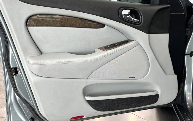 Used 2005 Jaguar S-TYPE R image 13