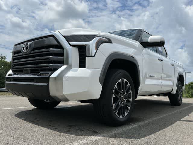 Used 2025 Toyota Tundra Limited AWD/4WD image 18