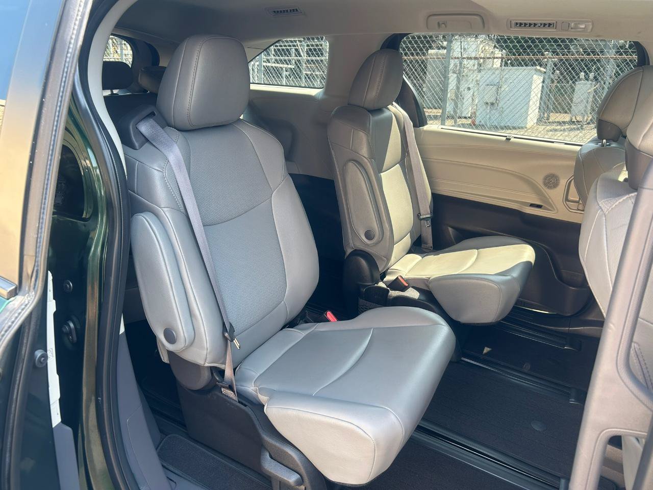 Used 2022 Toyota Sienna XLE AWD/4WD image 20