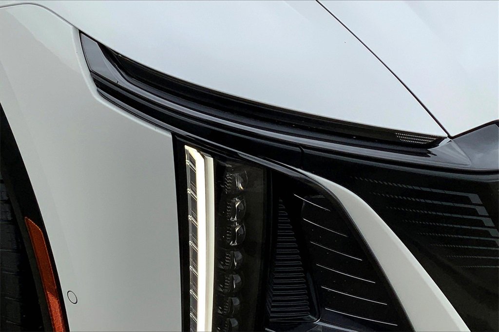 Used 2025 Cadillac Lyriq Sport image 14