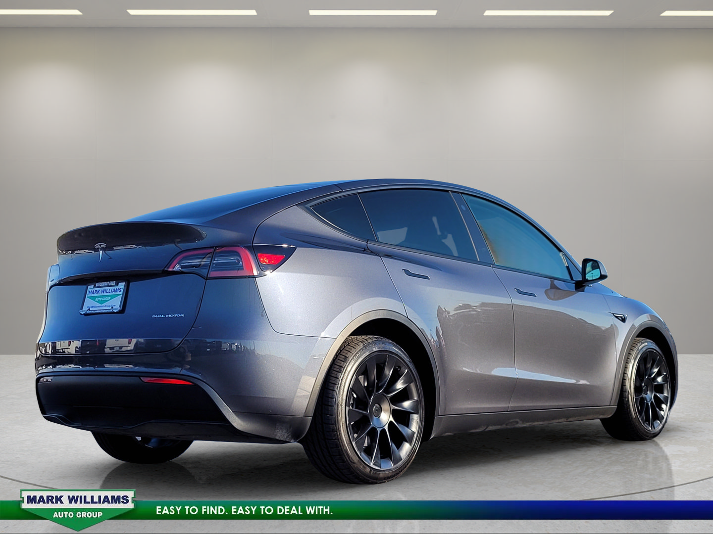 Used 2023 Tesla Model Y Long Range AWD/4WD image 4