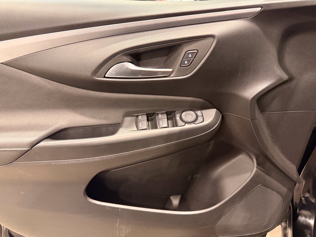 Used 2026 Buick Envista Preferred FWD image 12