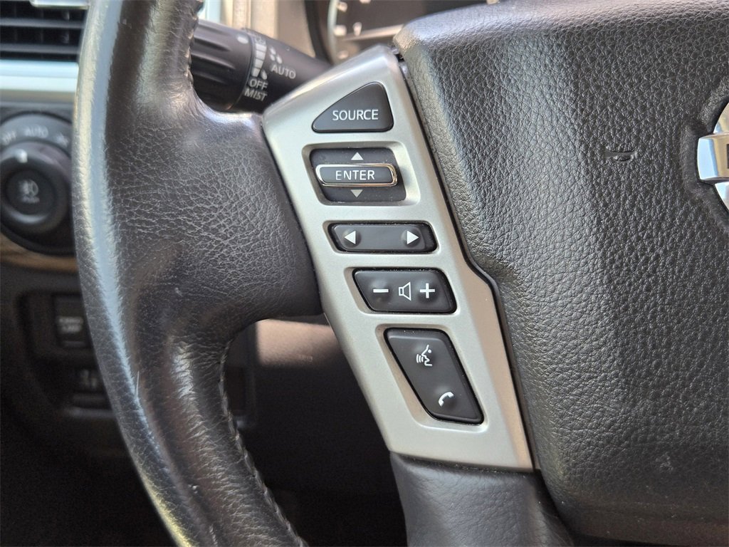 Used 2020 Nissan Titan SL w/ Moonroof Package image 27