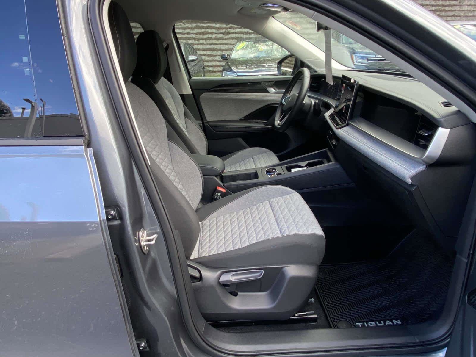 Certified 2025 Volkswagen Tiguan S AWD/4WD image 27