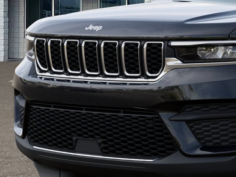 Used 2026 Jeep Grand Cherokee Laredo X AWD/4WD image 12