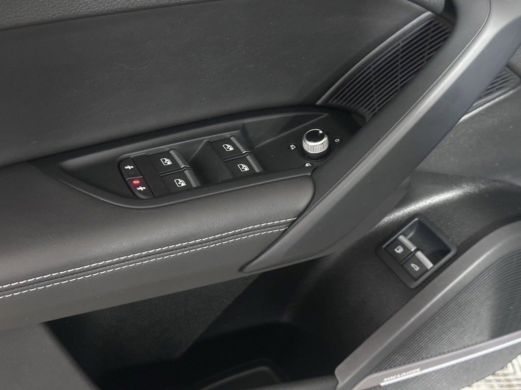 Used 2021 Audi Q5 e Prestige w/ Prestige Package image 21