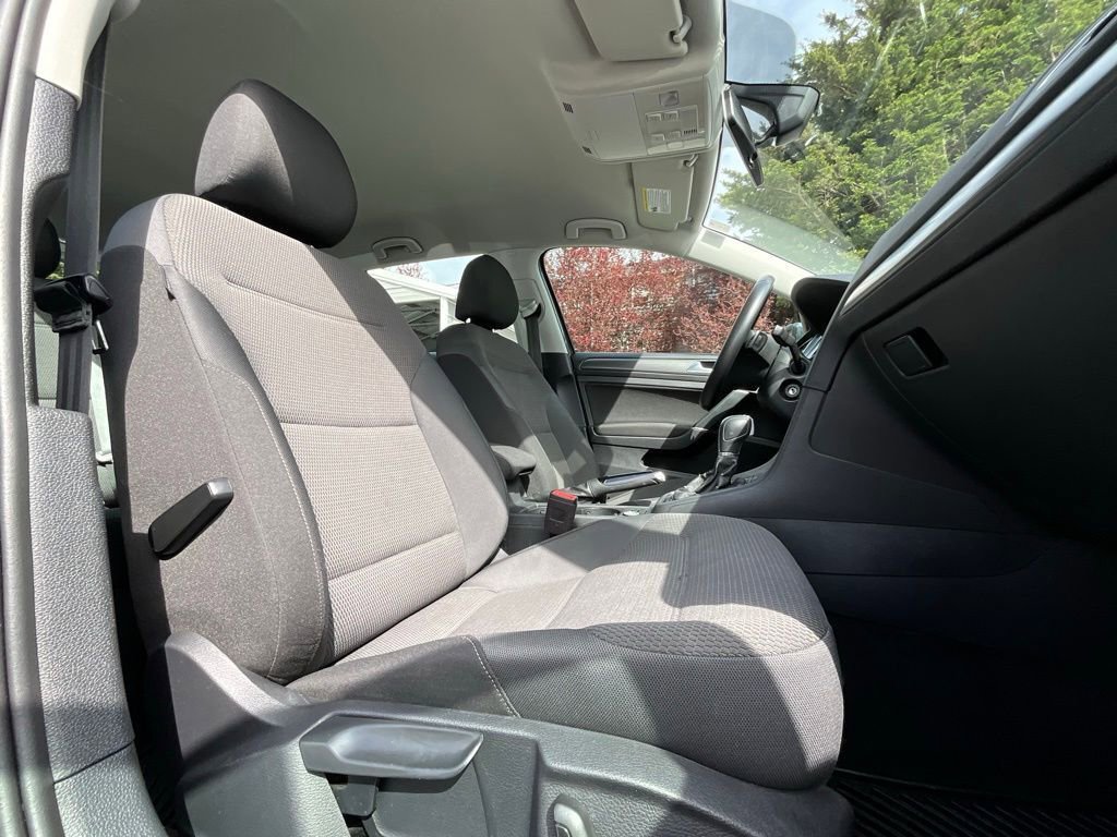Used 2019 Volkswagen Golf S w/ Driver Assistance Package image 12
