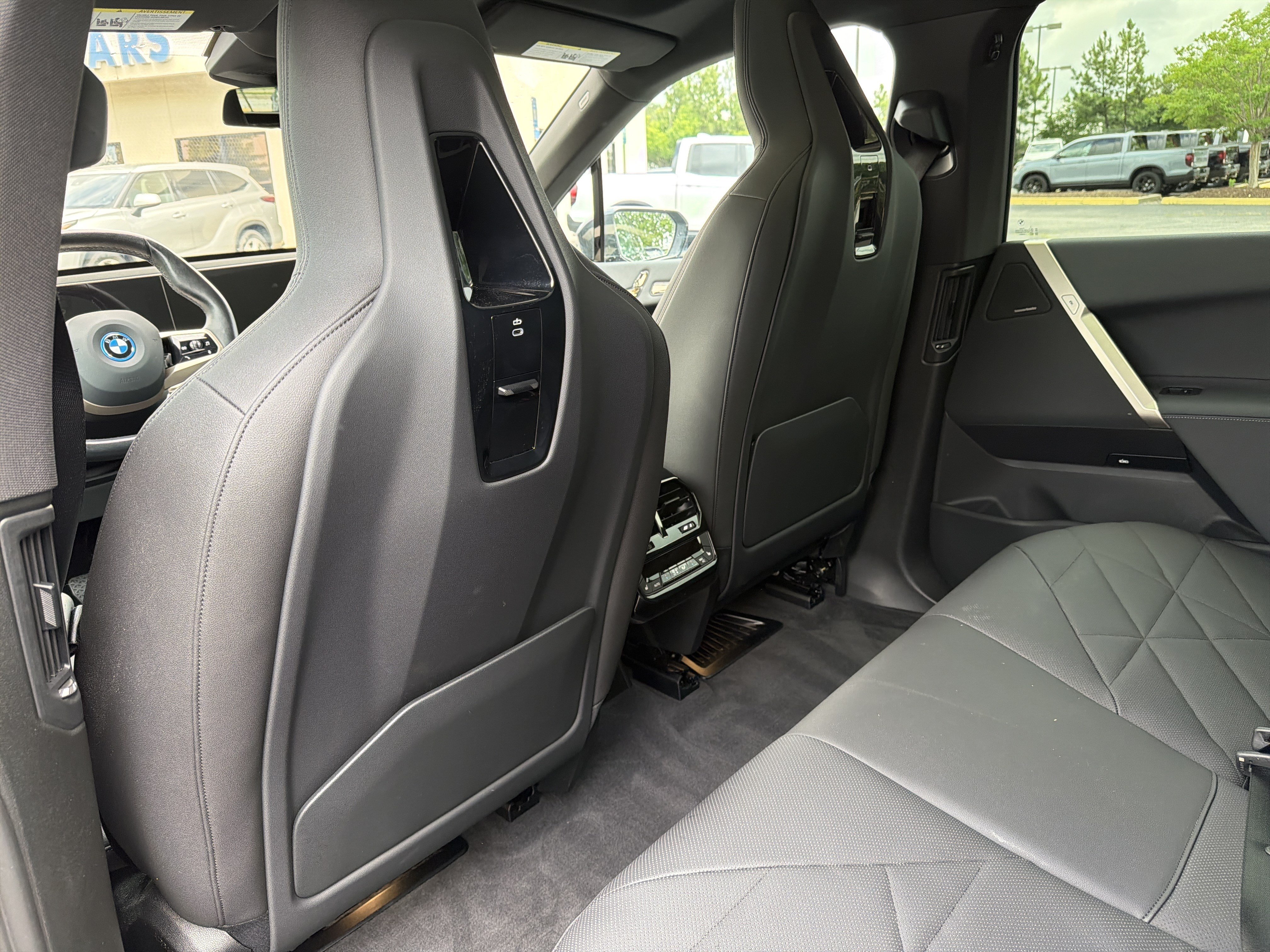Certified 2024 BMW iX xDrive50 w/ Premium Package AWD/4WD image 17
