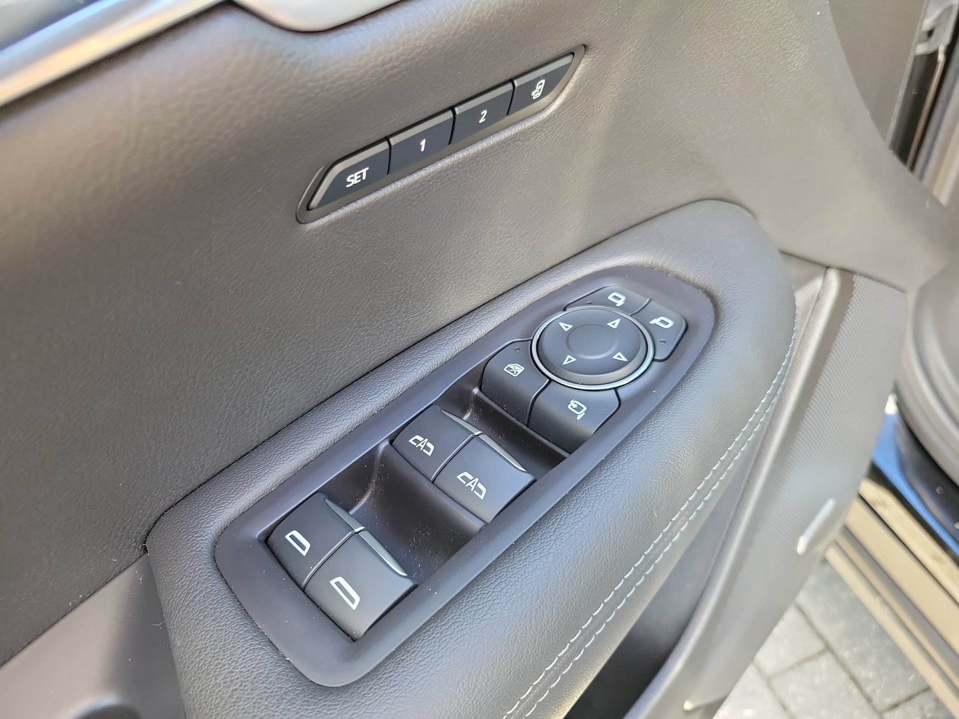 Used 2024 Cadillac XT6 Premium Luxury FWD image 27