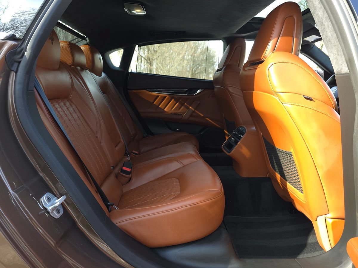 Used 2022 Maserati Quattroporte Modena RWD image 16