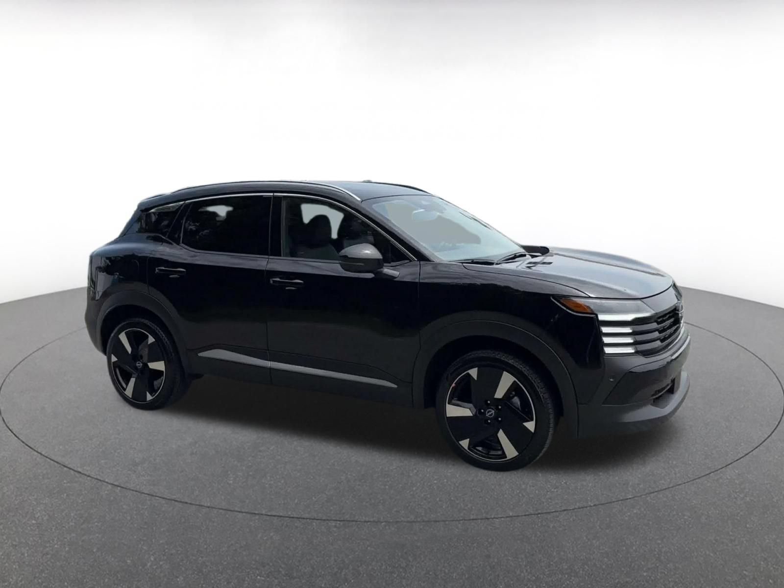 Used 2026 Nissan Kicks SR AWD/4WD video 2