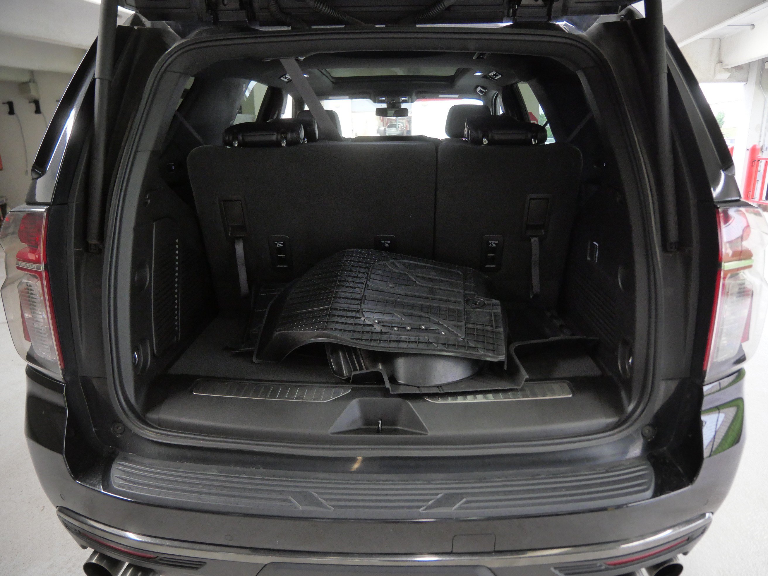 Used 2022 Chevrolet Tahoe RST w/ Sport Performance Package AWD/4WD image 18
