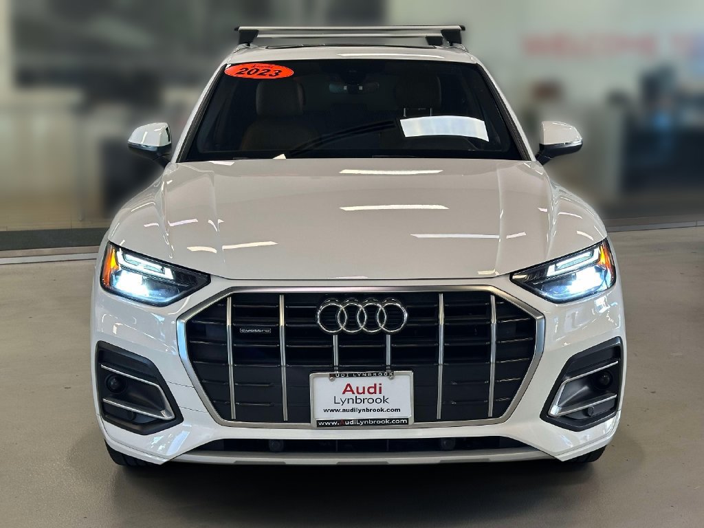 Used 2023 Audi Q5 2.0T Premium w/ Convenience Package AWD/4WD image 2