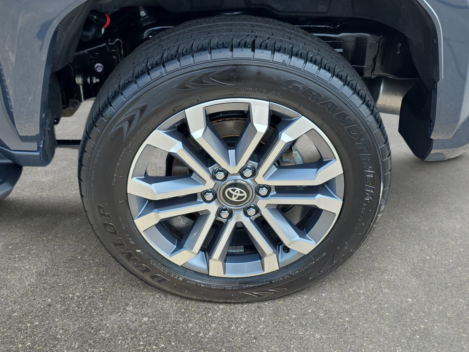 Used 2025 Toyota 4Runner Limited AWD/4WD image 33