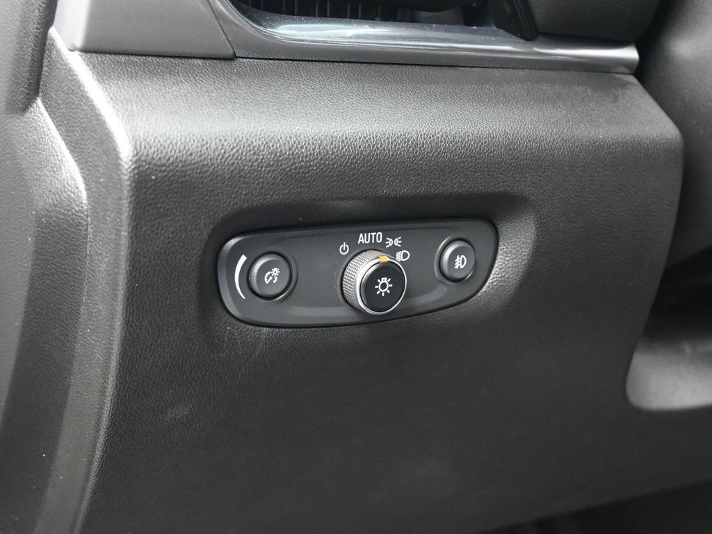 Used 2020 Chevrolet Traverse LT w/ LT Premium Package image 15