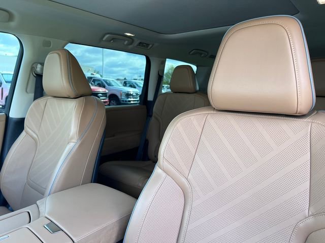 Used 2025 INFINITI QX80 Luxe w/ Cargo Package AWD/4WD image 17