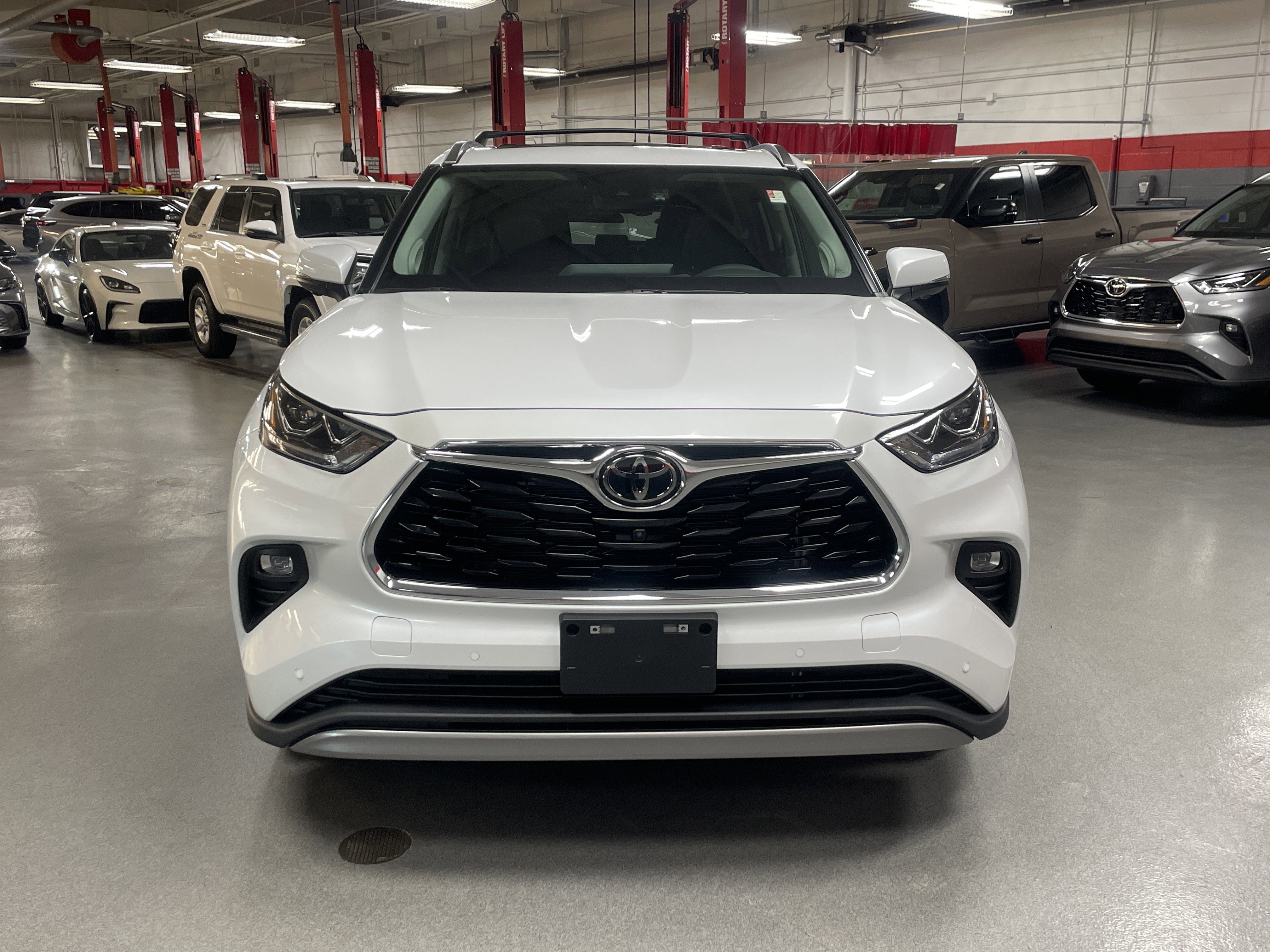 Certified 2025 Toyota Highlander Platinum video 3