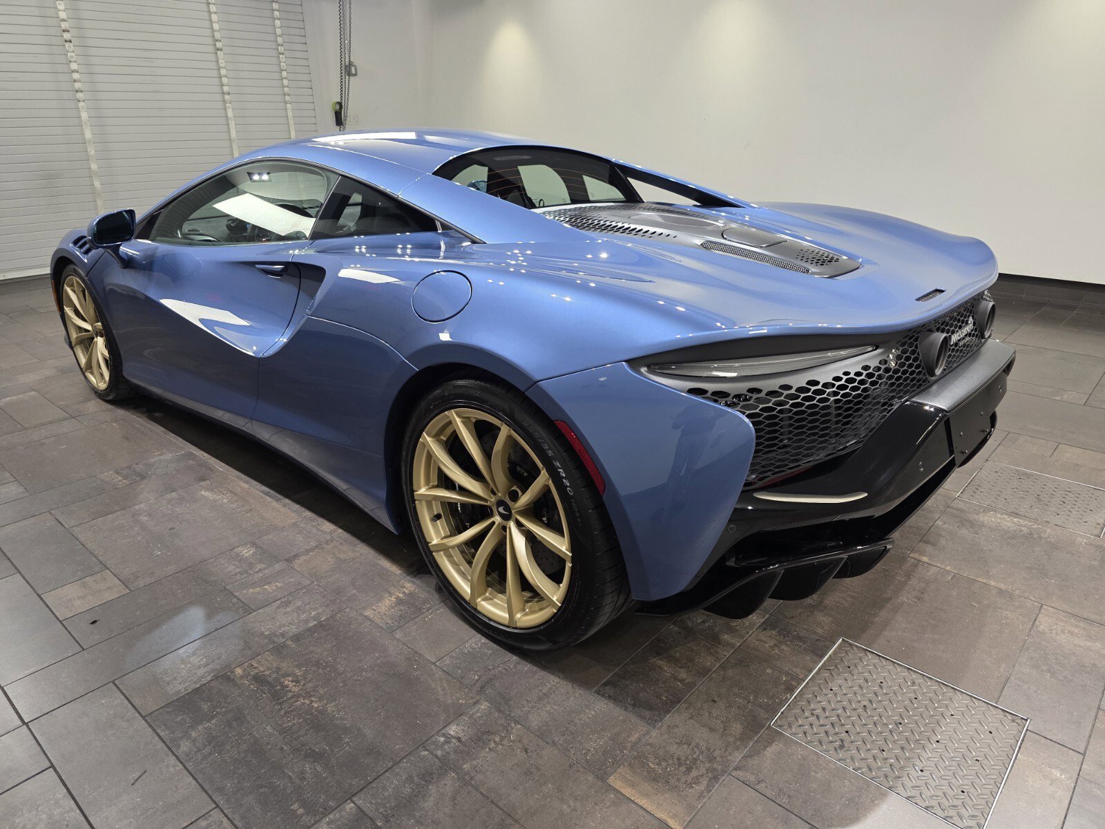 New 2026 McLaren Artura RWD image 4