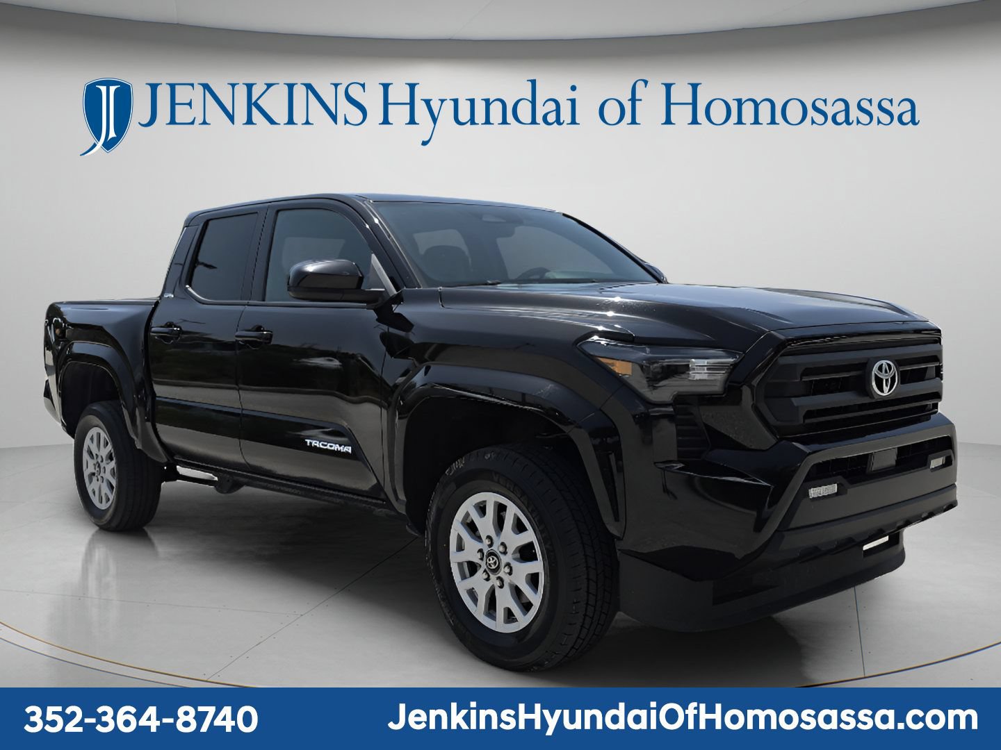 Used 2024 Toyota Tacoma SR5 RWD image 1