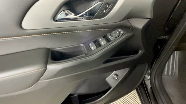 Used 2020 Chevrolet Traverse LT w/ Driver Confidence II Package AWD/4WD image 17