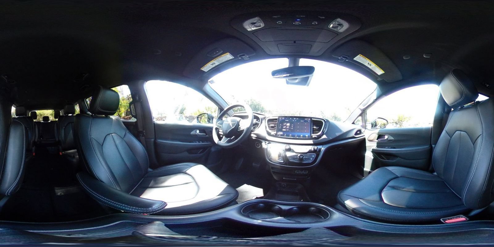 Used 2025 Chrysler Pacifica Select FWD image 44