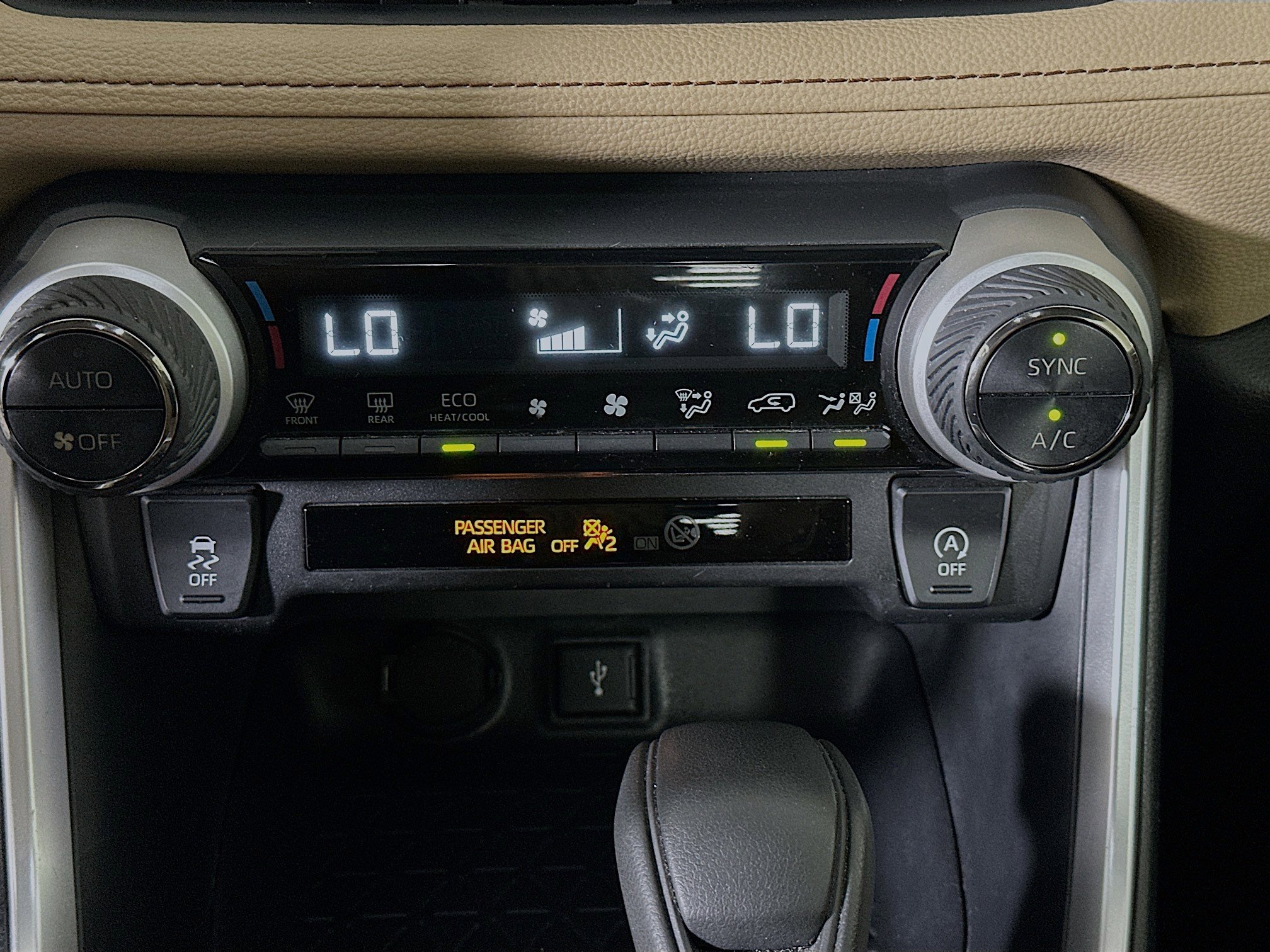 Used 2020 Toyota RAV4 XLE FWD image 24