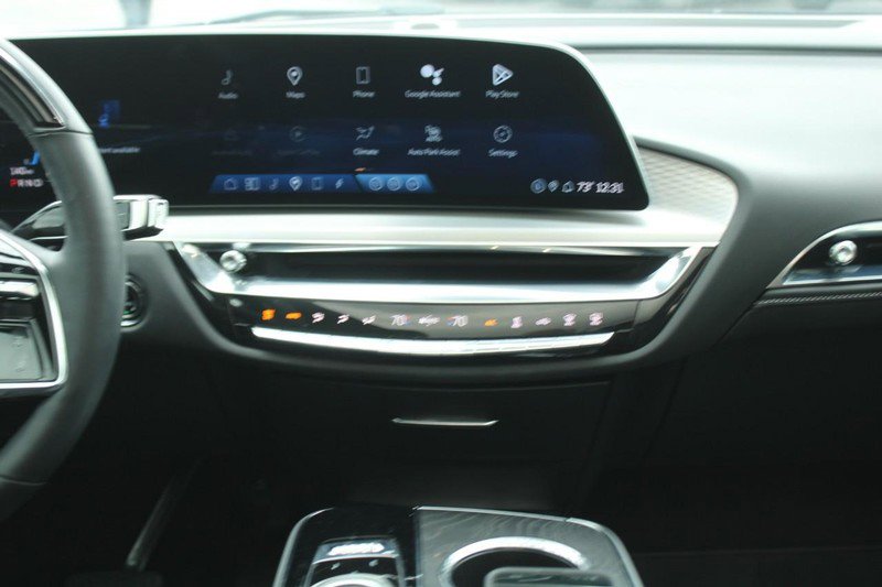 Used 2023 Cadillac Lyriq 2WD image 15